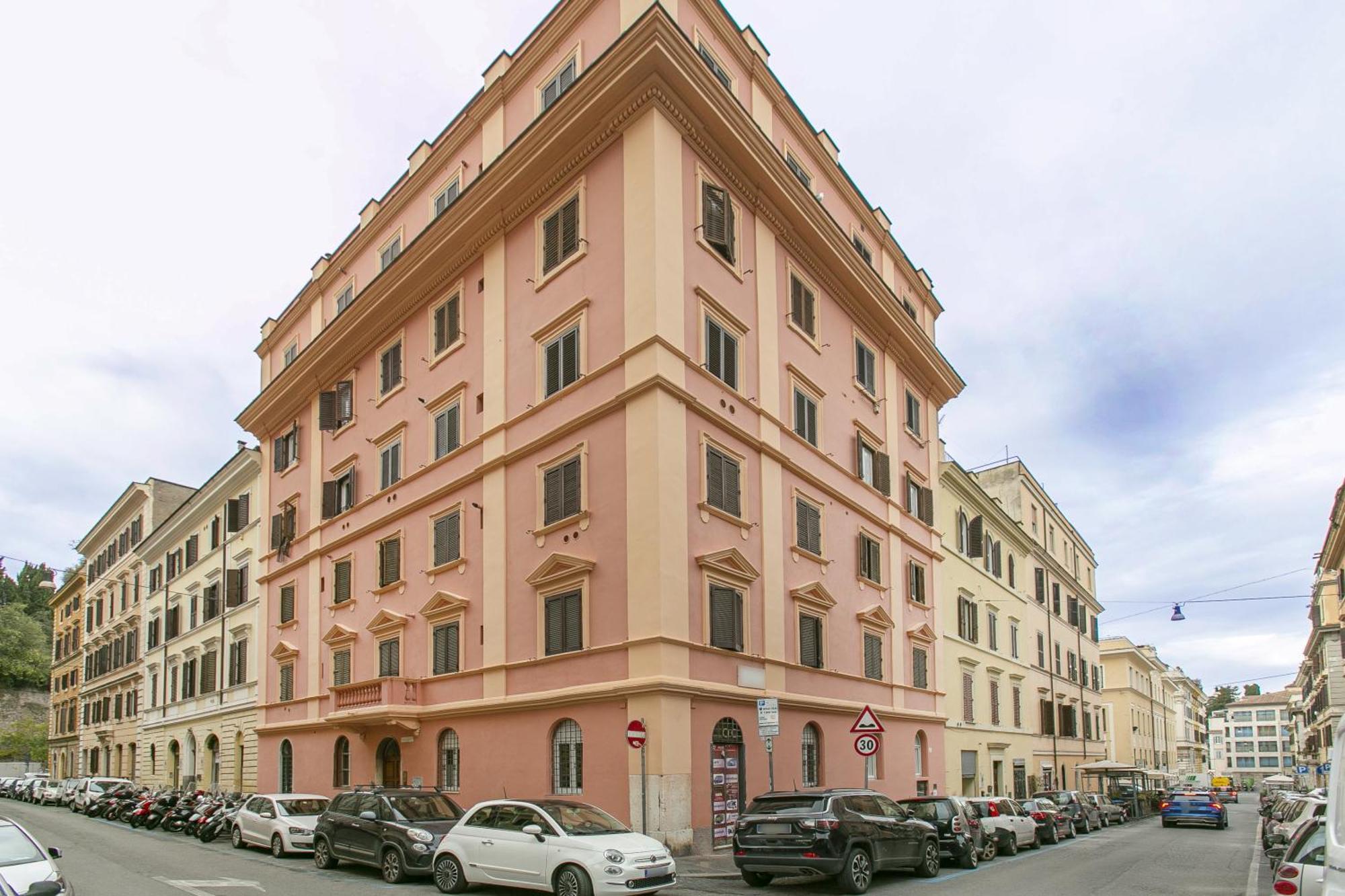 Wwb Colosseo Рим Екстер'єр фото