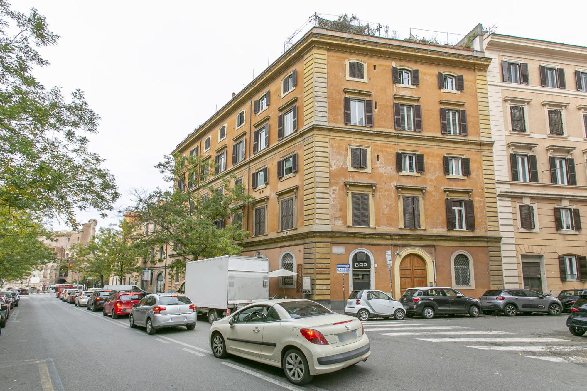 Wwb Colosseo Рим Екстер'єр фото